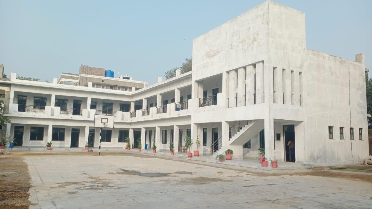 Modern Residential House — Architectural Design